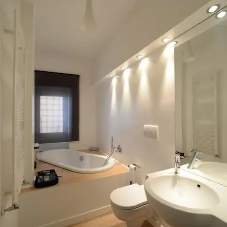 Interno 21 * Rome